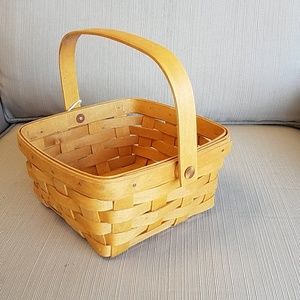 Longaberger medium berry basket